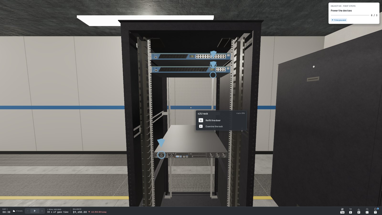 Blue chevrons showing the power sockets to plug in